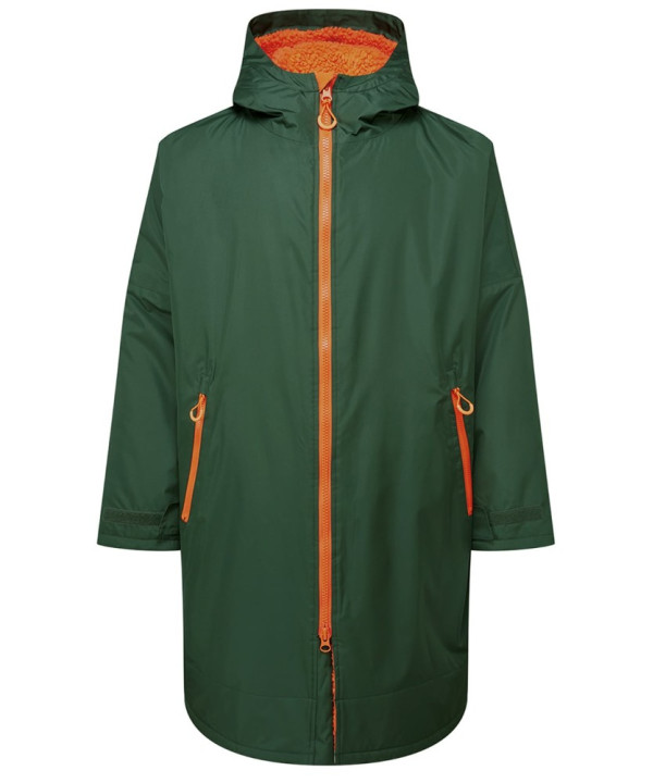 All-seasons waterproof changing robe